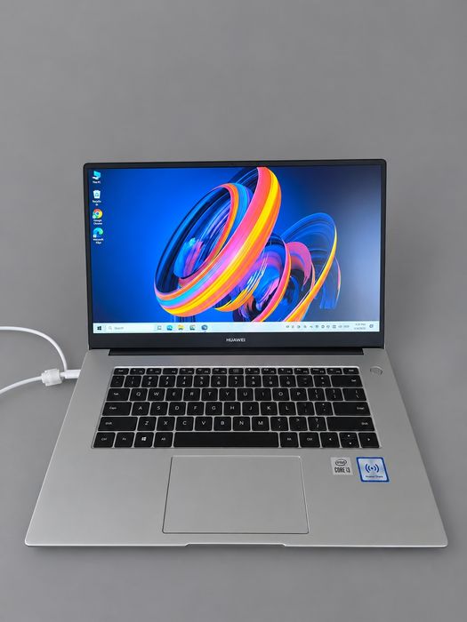 Laptop Huawei 15 Full HD in stare perfectă