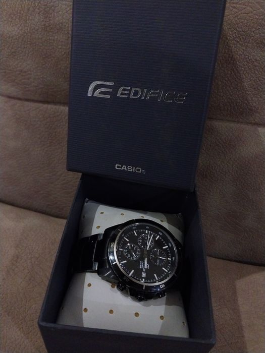 Часы casio фирменные!хороший подарок на день Влюблённых