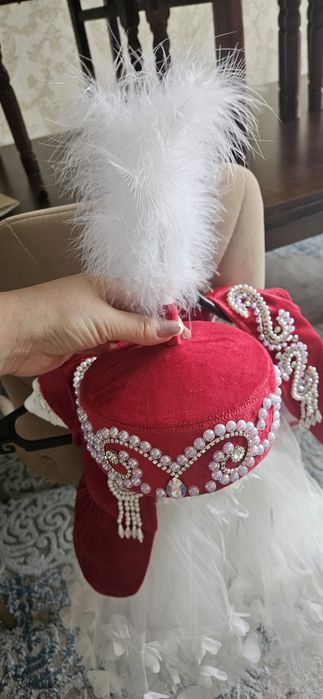 Продам платье на тусау кесер