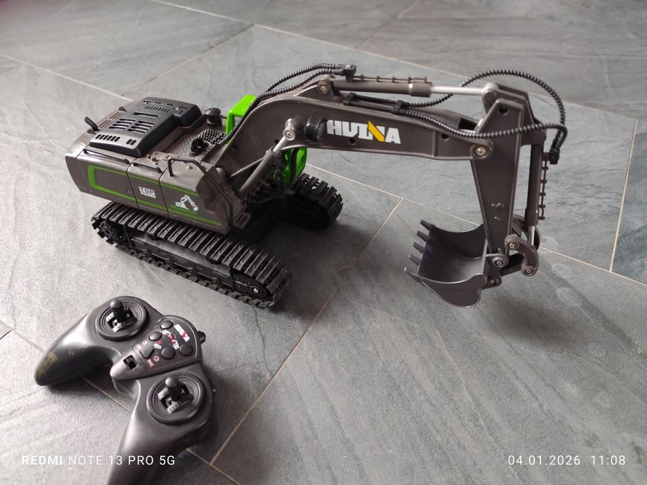 Excavator cu telecomanda jucarie
