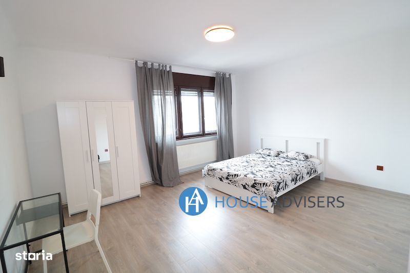 Inchiriere apartament 4 camere Romana — fotografia 1