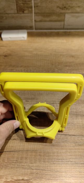 Ръкохватка за галон минерална вода