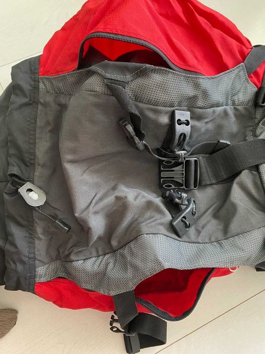 **Rucsac profesionist pentru ture alpine / drumeții montane /hiking –60 L**