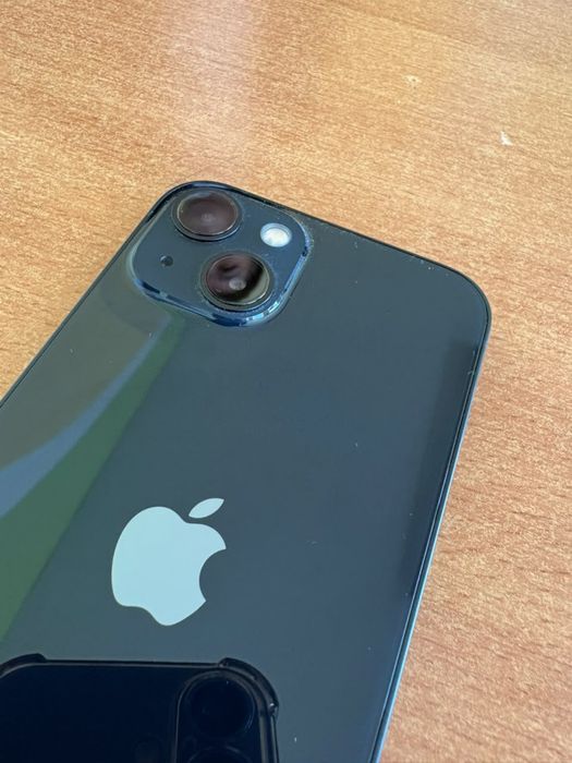 Продам iphone 13 в идеальным состоянии