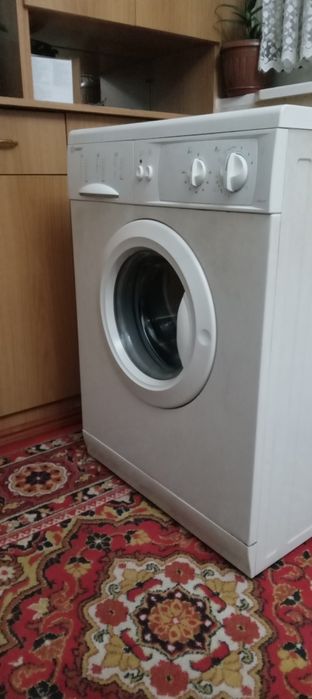 Стиральная машина Индезит очень хорошом рабочим состояни