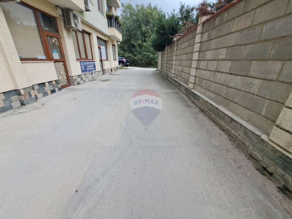 Дава се под наем Гараж / Паркомясто в Варна, Възраждане 1 - 13 кв.м за 65 € - Снимка #2