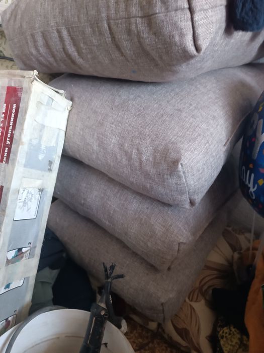 Подушки для дивана