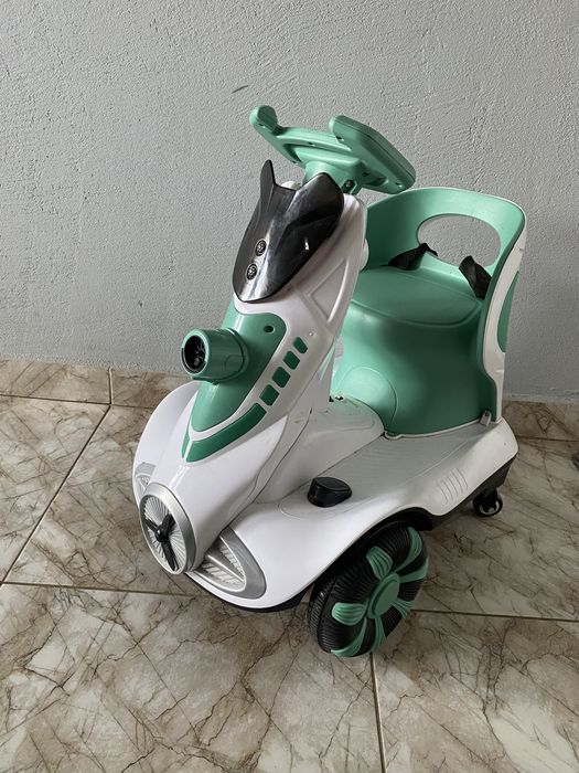 Masinuta electrica pentru copii