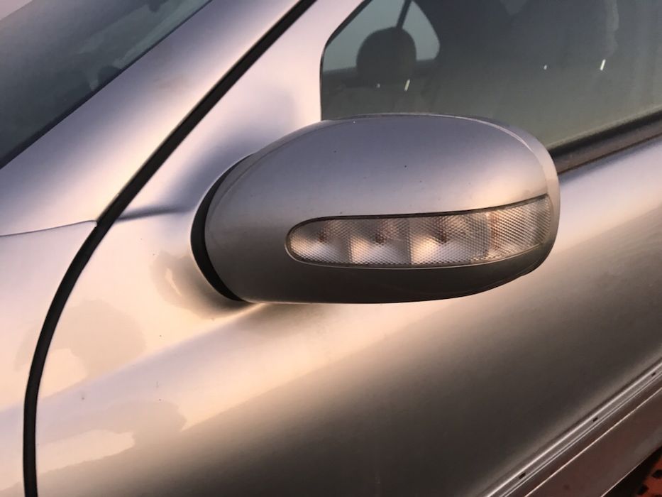 Vând oglinda stânga și oglinda dreapta Mercedes C220 2001-2008