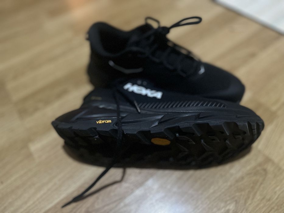 Беговые кроссовки HOKA