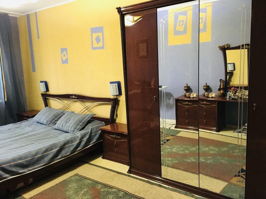 Испанский спальный гарнитур