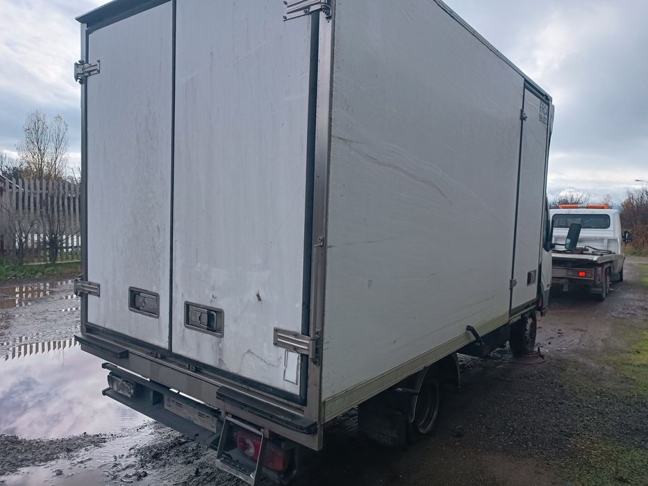 Нисан Кабстар на части