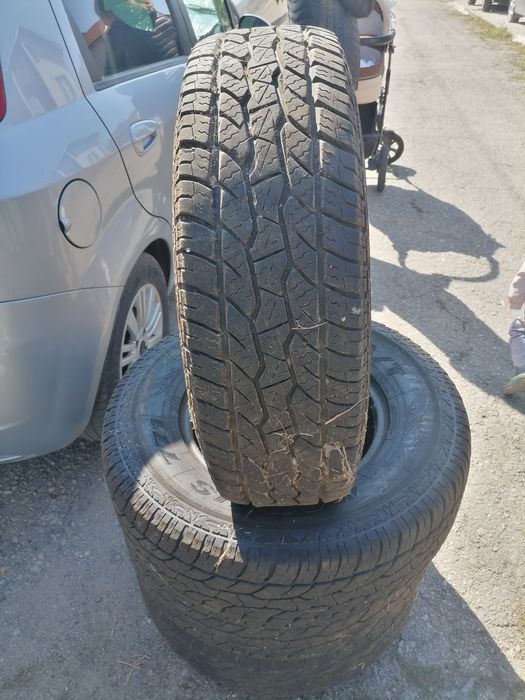 Гуми Максис 235/75 R15