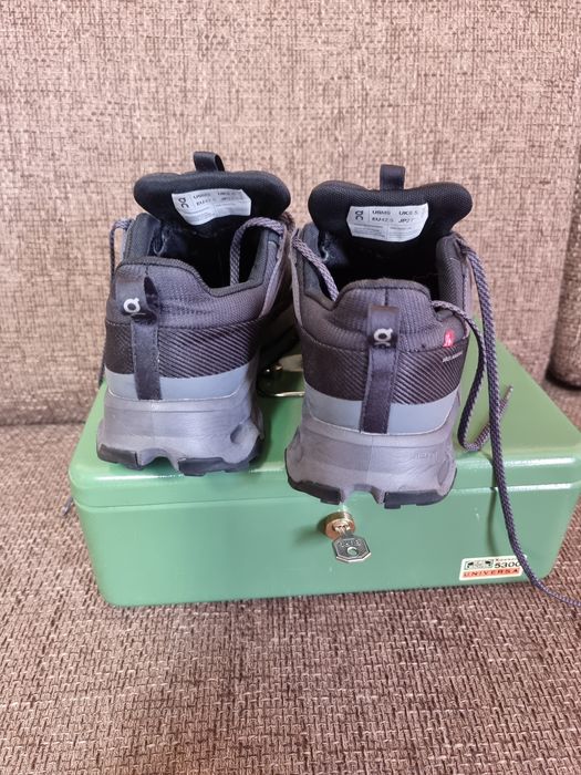 Adidasi alergare on cloude nr 42.5