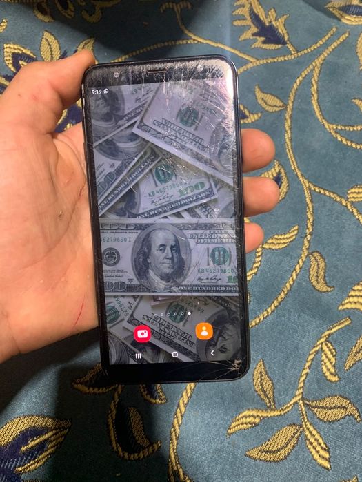 Самсунг галакси J4