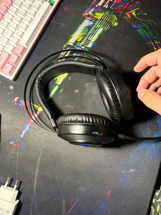 Продам наушники bloody