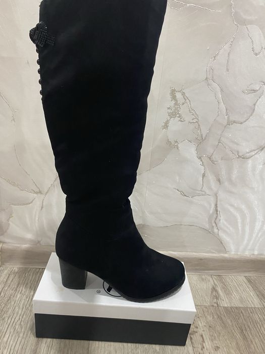 Продам зимние сапожки.