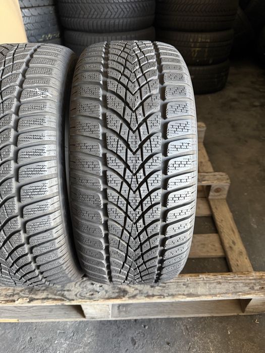 2 anvelope iarna 225/45/17 Dunlop 7.7 mm!