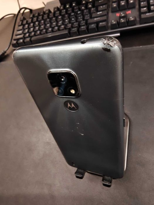 Телефон Motorola e7