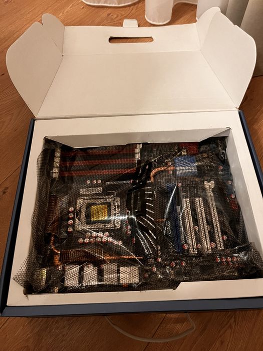 Placa de baza Asus P6T Deluxe V2