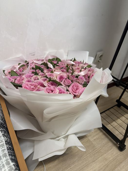 Роза 2 кун болды турганына.