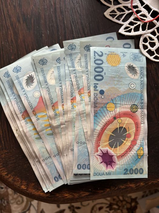 Vând bancnote cu eclipsa de soare din 1999