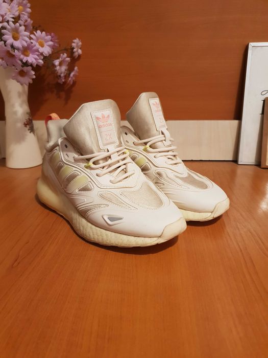 Adidasi adidas marimea 38 in stare perfectă