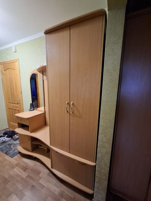 Продам прихожую.