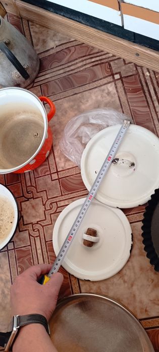 Кастрюли, крышки, сковородки