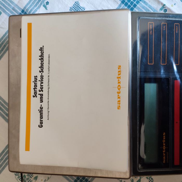 Електронна везна SARTORIUS до 3000 гр