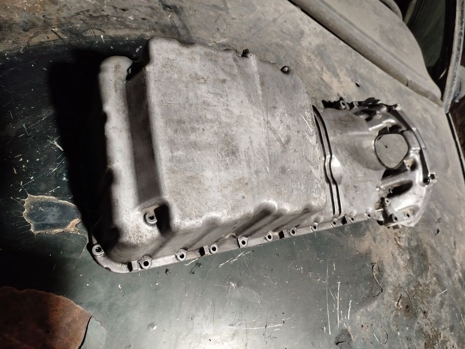 Поддон от двигателя OM 602 и D29DT дизель, мерс E клас и от спринтер