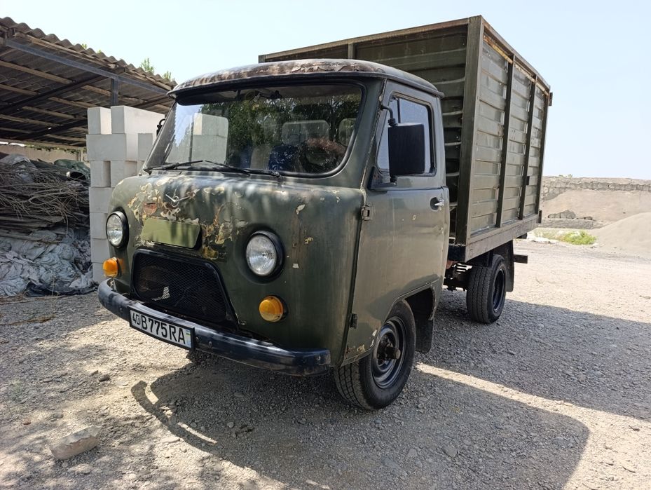 Уаз бортавой ишлап турган мошин