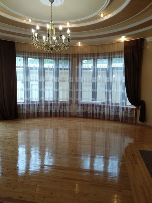 4 Продается Дом 2 уровня. Центр луначарского.  14 соток.
Центр Луначар