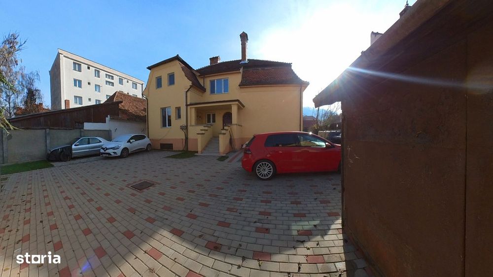 Vila tip Duplex in centrul istoric Brasov, cu 70% din terenul de 900mp
