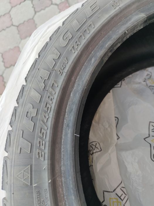 Срочно продам зимнюю резину