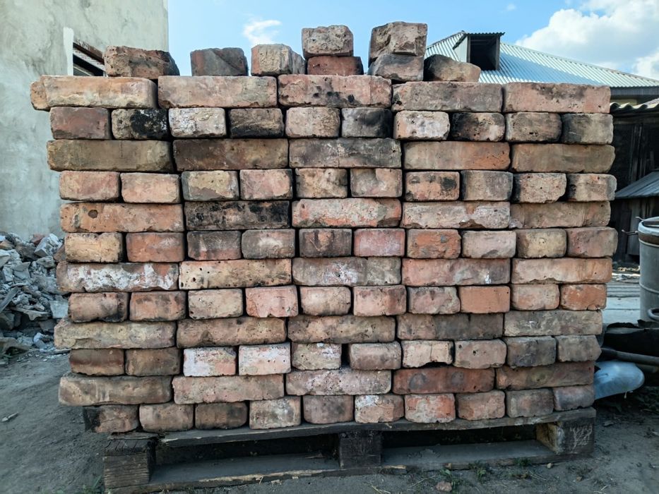 Продам кирпичи силикатный и печной