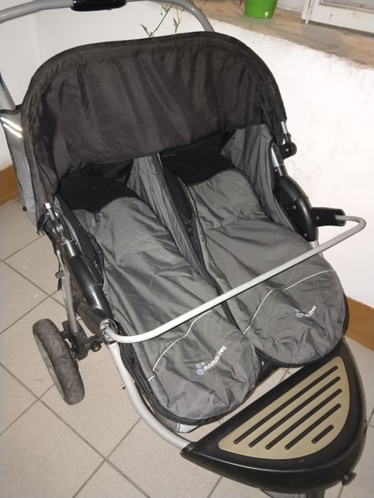 Коляска для двойни