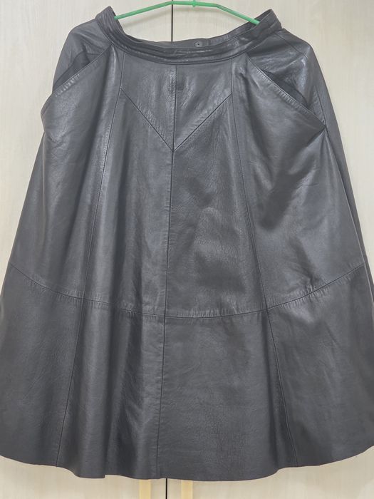 Юбка Кожа че́рная размер 38