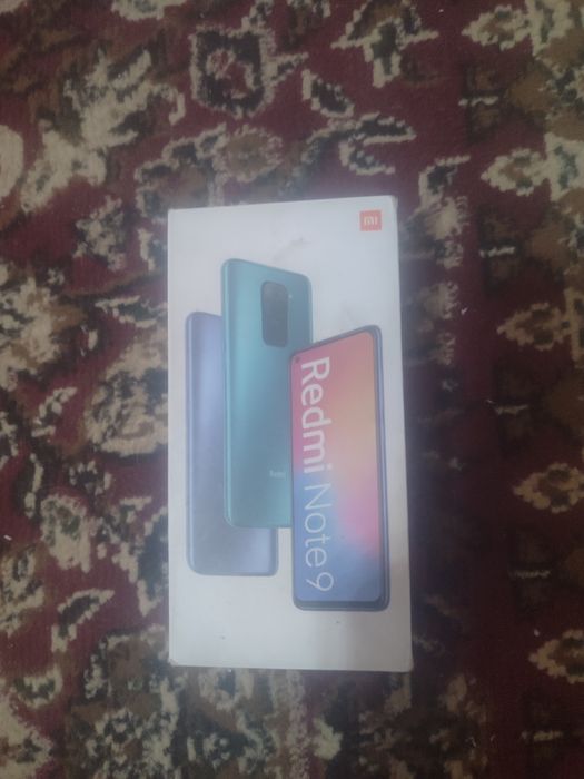 Redmi Note 9 karobkasi qogozlari bilan