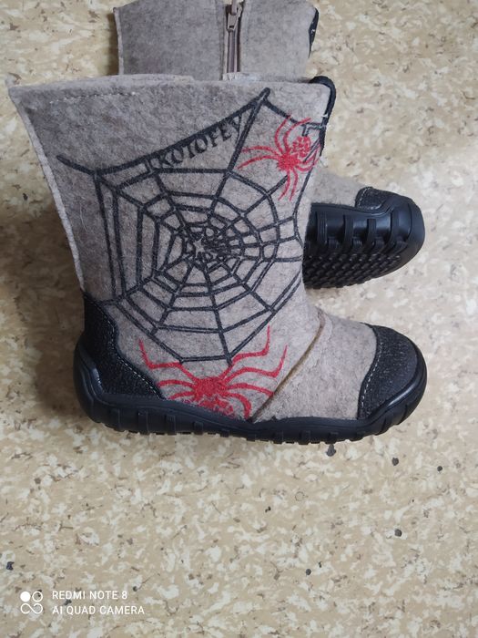 Продам детские валенки