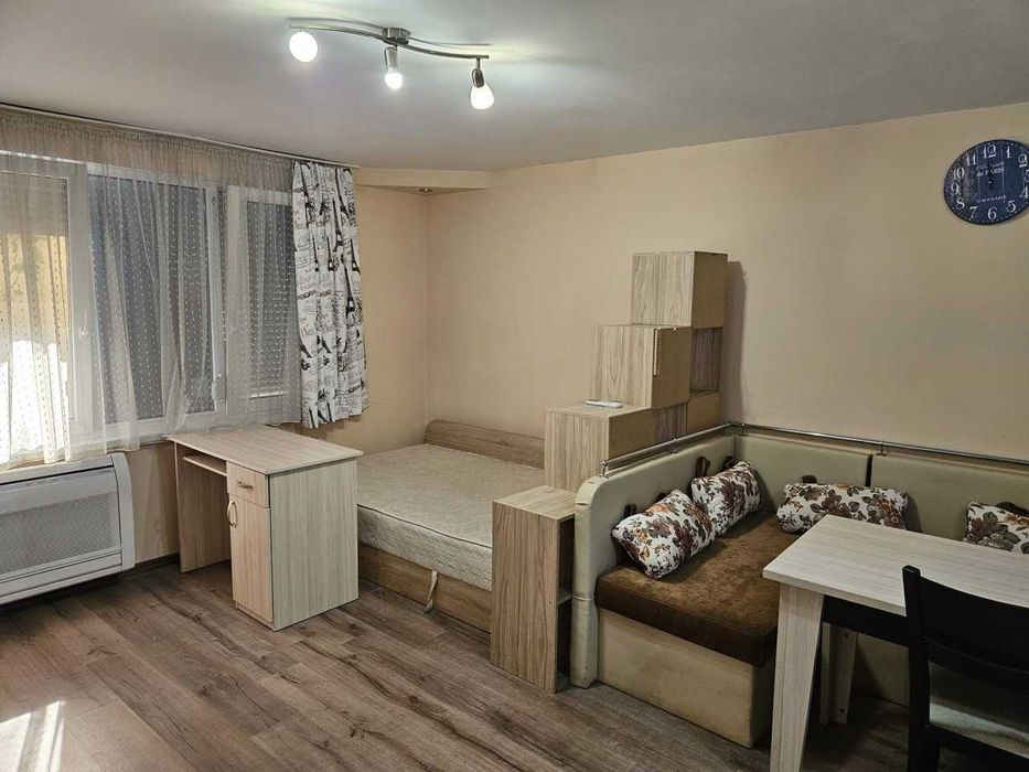 Дава се под наем Едностаен апартамент в Пловдив, Център - 42 кв.м за 195 € - Снимка #2