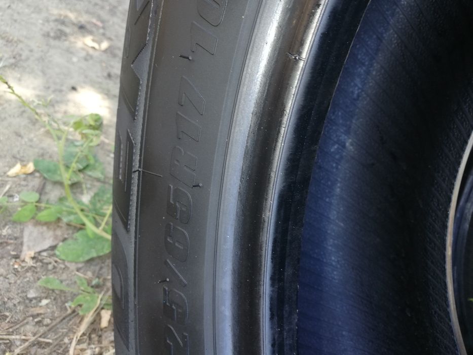Гуми за джип 225 65 17 в много добро състояние 4бр ДОТ 2019