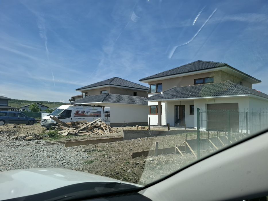 Case jucu de vănzare