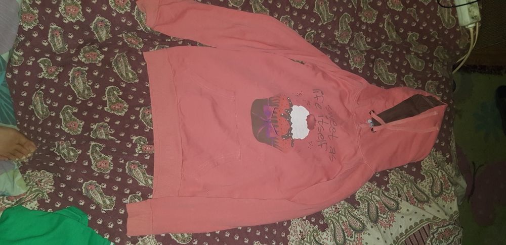 Haine, tricou și hanorac