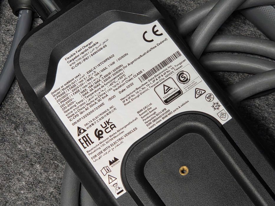 Оригинална зарядна станция за електромобили AUDI e-tron Universal charger 7.2kW и BMW Flexible Fast Charger 2.0 11kW