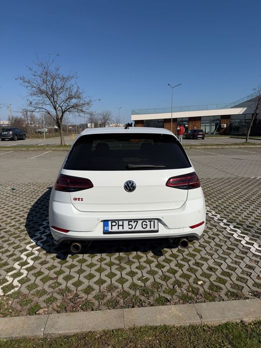 Vând Volkswagen golf GTI Performance