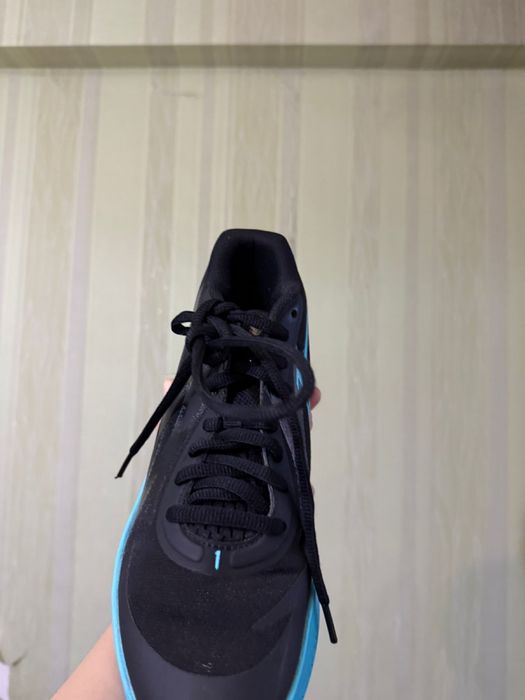 продам оригинальные кроссовки Пума 38 размера