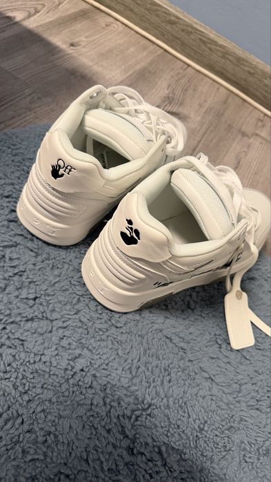 vand offwhite out of office