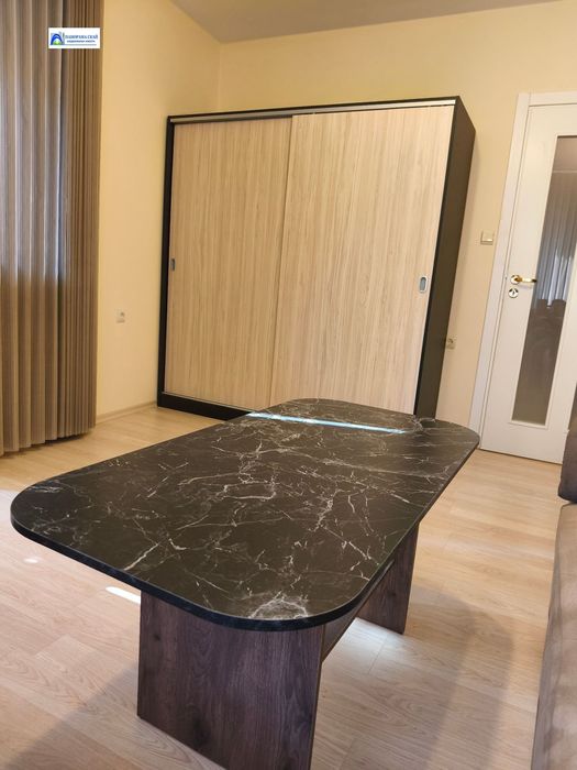 2-стаен в Плевен-Идеален център площ 61 цена 400