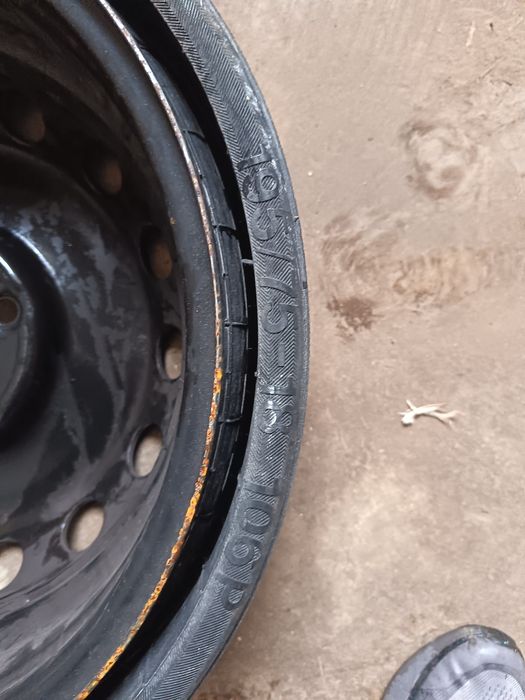 Резервна гума патерица